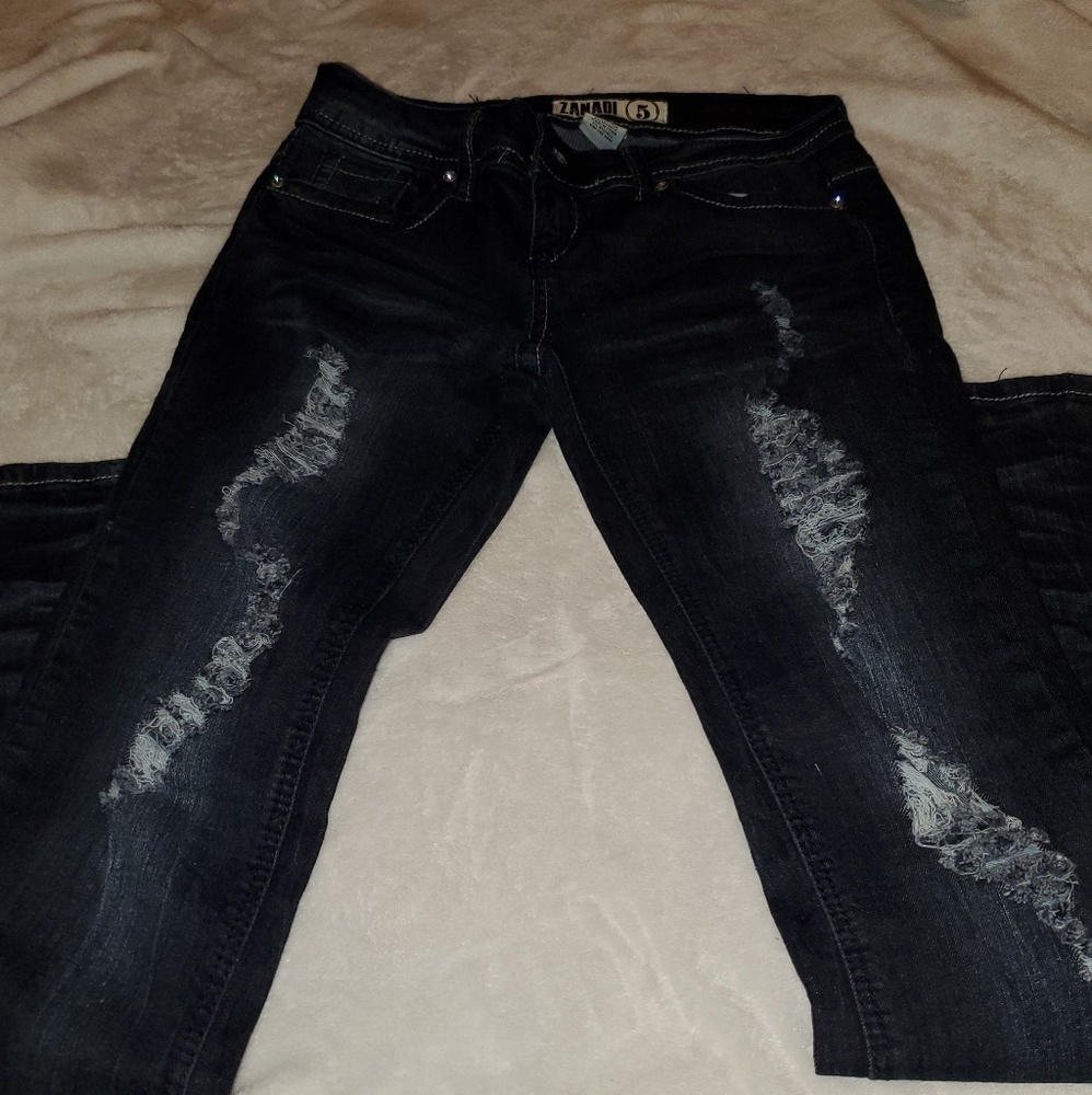 Distressed skinny jeans